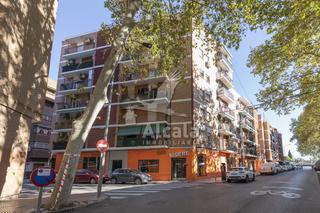 Appartement à Casco Histórico. Piso de tres dormitorios en pleno casco histórico de alcalá de h