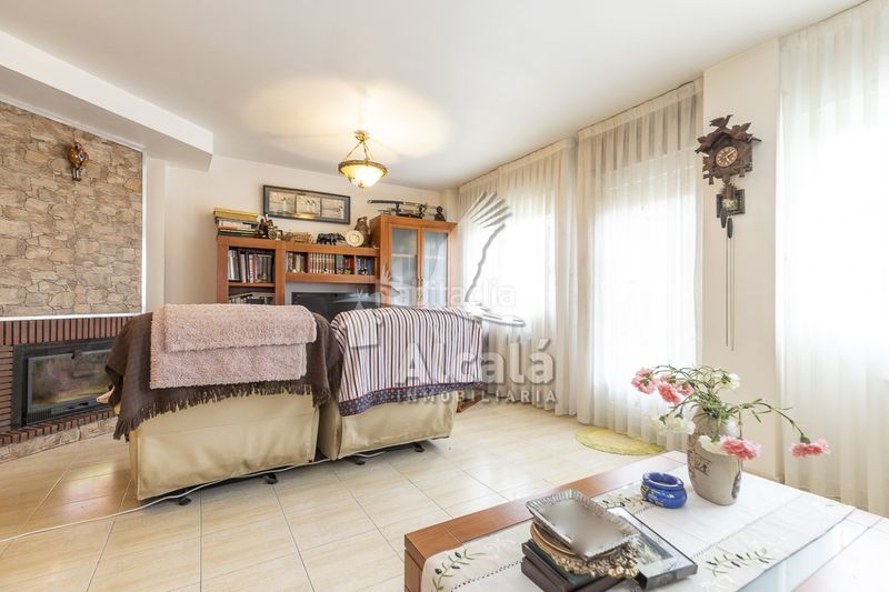 Foto e3c31d74-42e1-467a-a87a-84c1d3c0e6c8. Casa amb calefacció aparcament a Camarma de Esteruelas