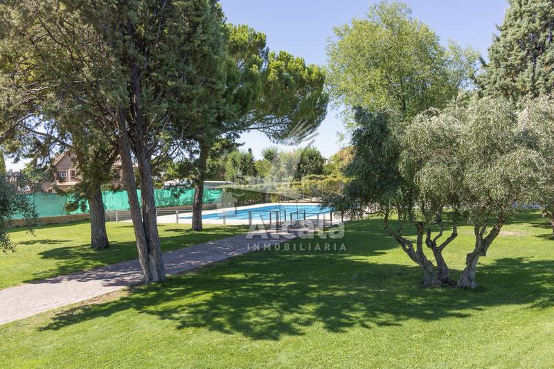 Foto 17bc9f6c-dbeb-4840-8b06-06ad99a4e773. Pis amb calefacció aparcament piscina a Los Hueros Villalbilla