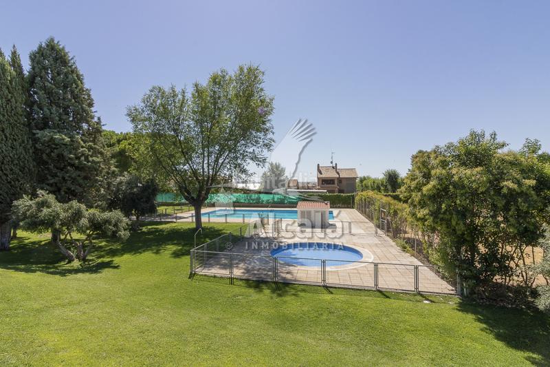 Foto 3358929c-e7f1-4158-a0f6-603e90dde6c3. Pis amb calefacció aparcament piscina a Los Hueros Villalbilla