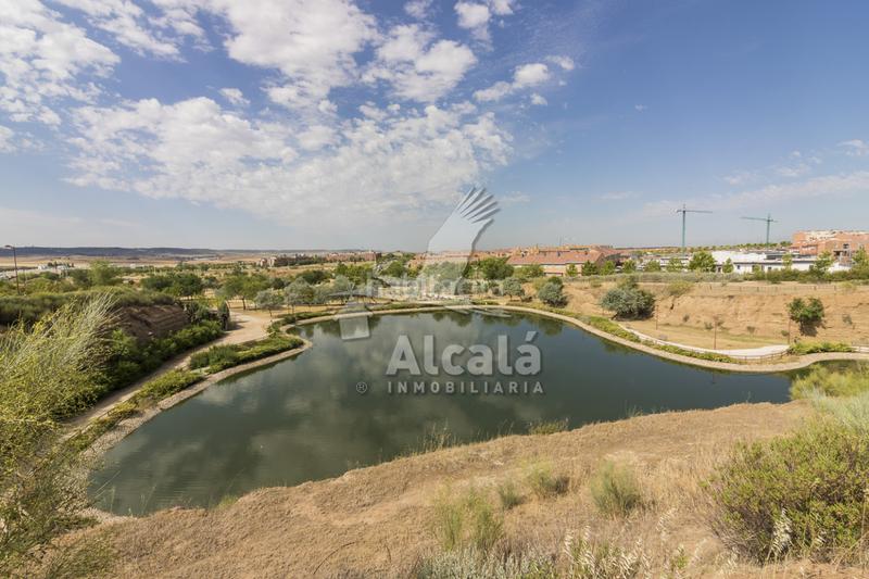 Foto f438f586-5990-4b4f-97df-e500e415b63d. Pis amb calefacció aparcament piscina a Los Hueros Villalbilla