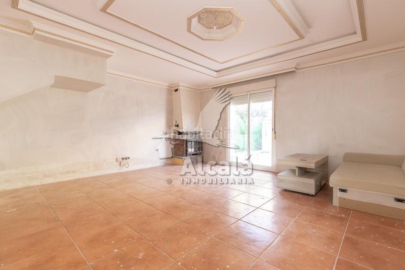 Foto 72eb9b9e-8877-4203-849b-cd1f874bce24. Casa bifamiliare con riscaldamento parcheggio in Pioz