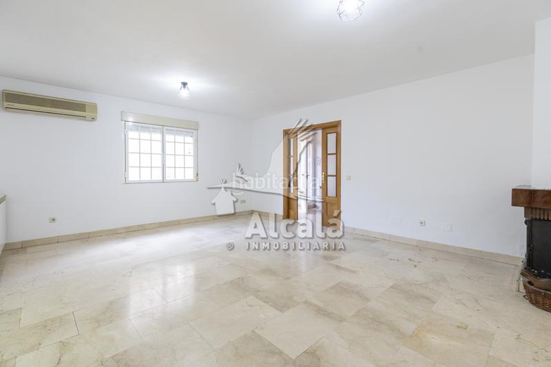 Foto c42bb02e-b053-4b30-9977-f39bdc68865b. Maison avec chauffage parking dans Loeches