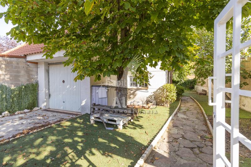 Foto dcedae6f-f116-4b1c-8cac-3ebfba1cad43. Maison avec chauffage parking dans Loeches