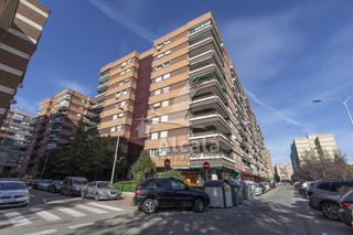 Appartement à Caballería Española. Estupenda vivienda con plaza de garaje