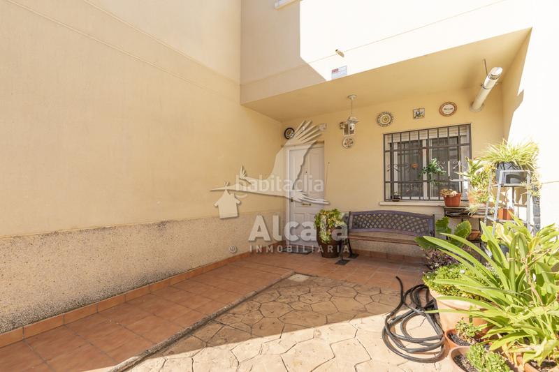 Foto 4ad140eb-2fda-4175-9dfe-cd974b1b0bd7. Casa adosado cerca del centro de galapagos en Galápagos