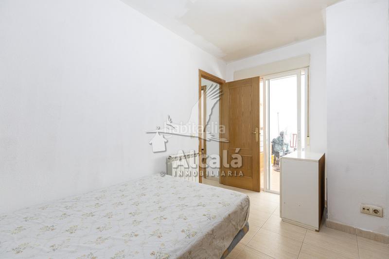 Foto 5b5165f4-84c0-4386-815d-86af72398c16. Casa adosado cerca del centro de galapagos en Galápagos