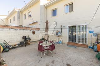 Casa a Galápagos. Adosado cerca del centro de galapagos