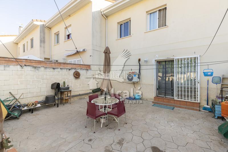 Foto 7a3ccb5b-1d85-4df5-843a-13ca88f4088d. Casa adosado cerca del centro de galapagos en Galápagos