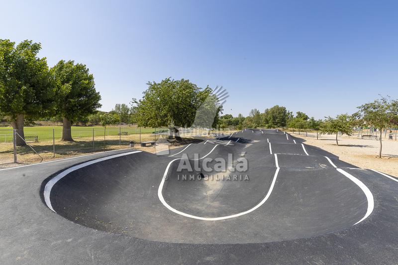 Foto b1ae4416-8a12-4300-ba3e-3e55f04ac355. Casa adosado cerca del centro de galapagos en Galápagos