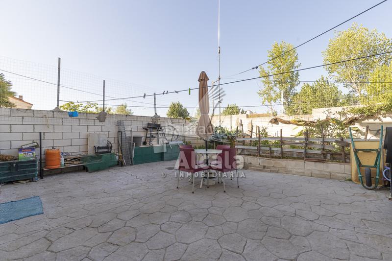 Foto cc40ef72-964a-4ea0-9e53-f772fc44b7fc. Casa adosado cerca del centro de galapagos en Galápagos