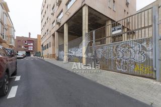 Aparcament cotxe a San Isidro. Plazas de garaje en vista alegre