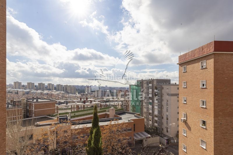 Piso exterior con terraza y vistas despejadas 3 dormitorios muy luminoso en Madrid - Imagen 2