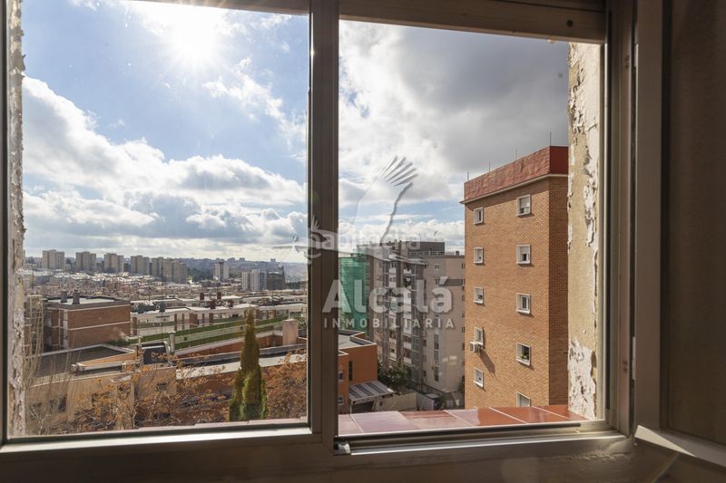 Piso exterior con terraza y vistas despejadas 3 dormitorios muy luminoso en Madrid - Imagen 49
