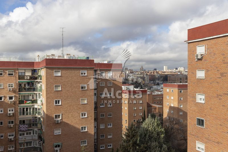 Piso exterior con terraza y vistas despejadas 3 dormitorios muy luminoso en Madrid - Imagen 33
