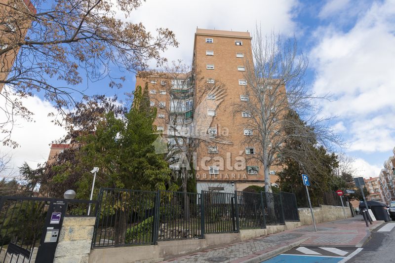 Piso exterior con terraza y vistas despejadas 3 dormitorios muy luminoso en Madrid - Imagen 61