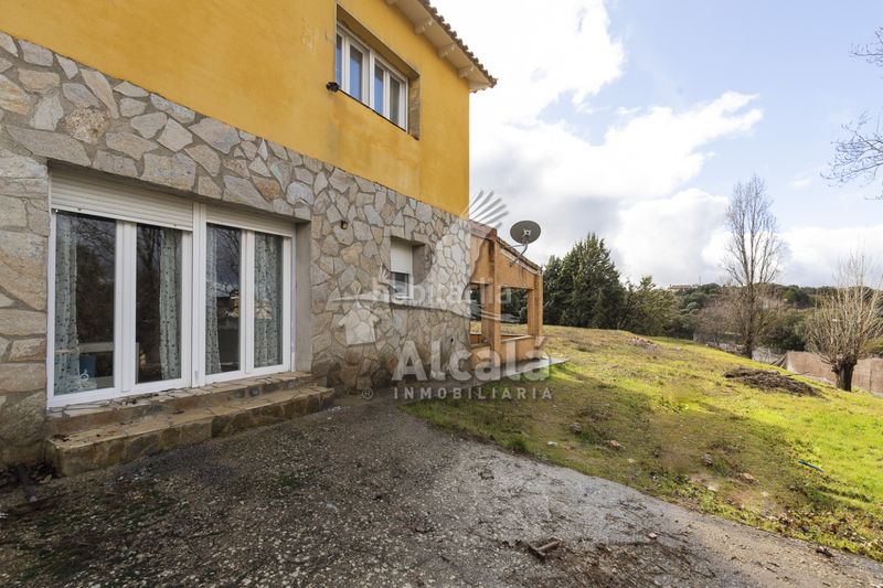 Foto 1e0440e5-424f-4741-a19d-c3edb6204a94. Casa amb calefacció piscina a Hontoba