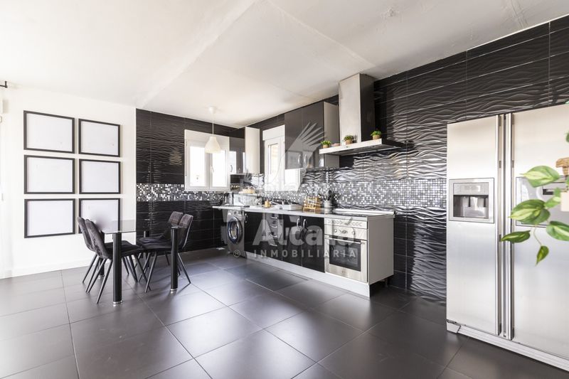 Foto 2ca7208d-6645-448e-80a8-2e639a772696. Casa amb calefacció piscina a Hontoba