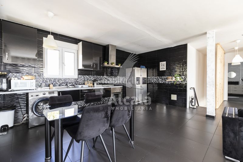 Foto 4e32ebd4-9749-437f-8cff-c79dab947bb0. Casa amb calefacció piscina a Hontoba