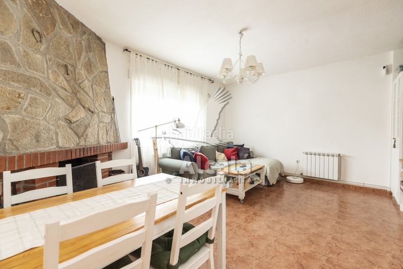 Foto 6ba8e128-456f-4562-8b1b-846b274ca152. Casa amb calefacció piscina a Torrejón del Rey