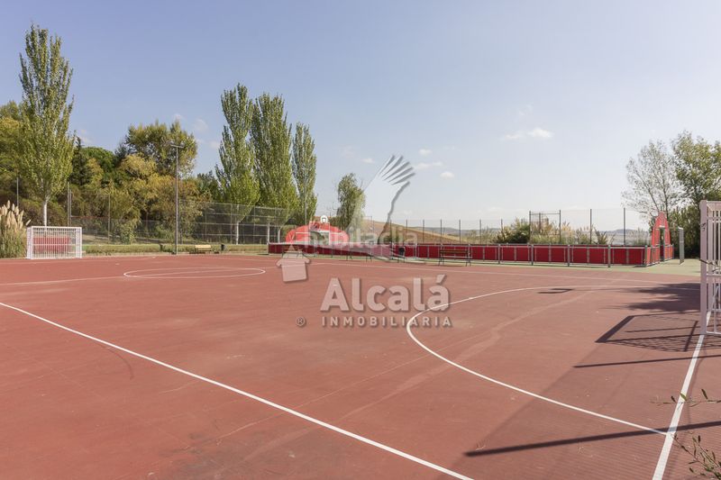 Foto fa7b484a-d345-4d36-b25e-8f7e8423450c. Casa amb calefacció piscina a Torrejón del Rey