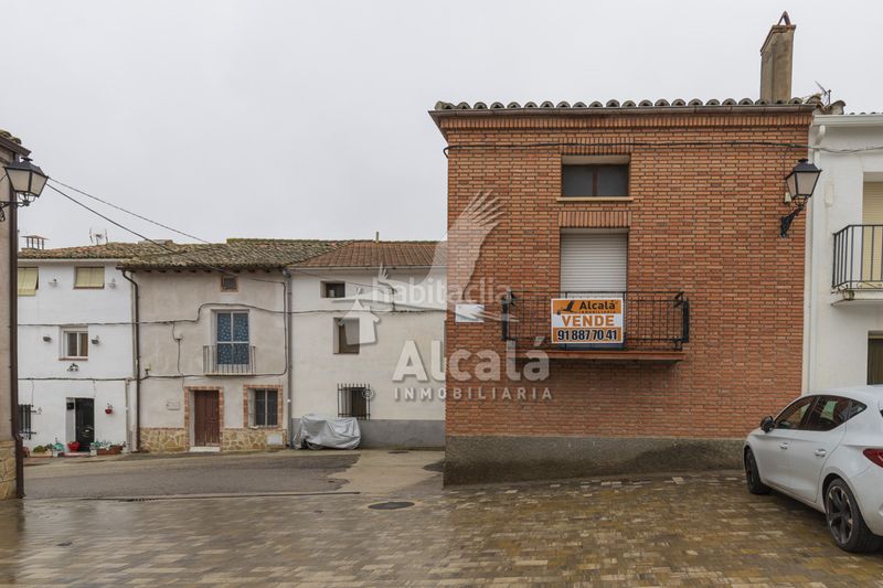 Foto 703a5a96-7ad6-4dd2-8f19-ff2c3f44cdbb. Casa amb aparcament a Armuña de Tajuña