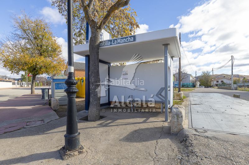 Foto b4e8423d-4403-4311-bc80-bbd6a2417ac1. Casa amb aparcament a Armuña de Tajuña