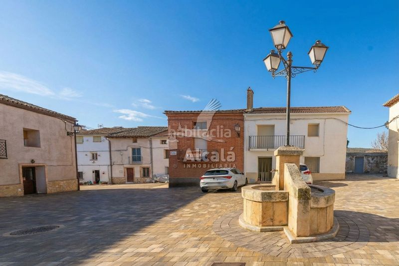 Foto ca52a729-bb58-43b6-8cca-ed1634a1813e. Casa amb aparcament a Armuña de Tajuña
