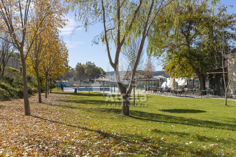 Foto 16ff0857-8f02-4e14-bc46-dee5db613512. Terreny residencial a Ambite