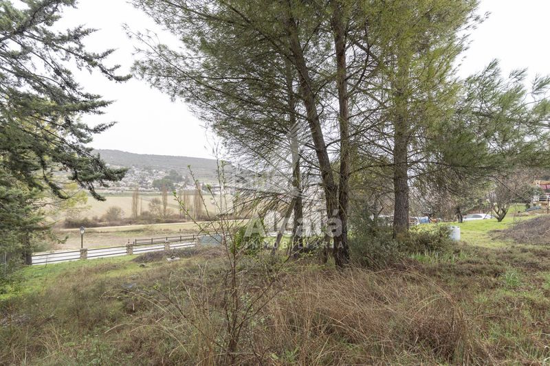 Foto ab28bbf4-0b8e-41f9-afdf-0042d51231c6. Terreny residencial a Ambite