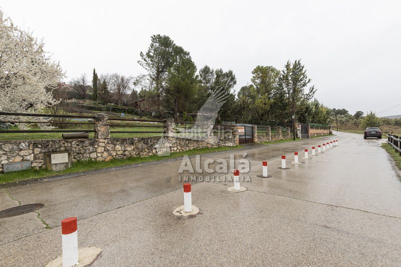 Foto c42d7508-15c1-4d7f-9253-35b2f7160986. Terreny residencial a Ambite