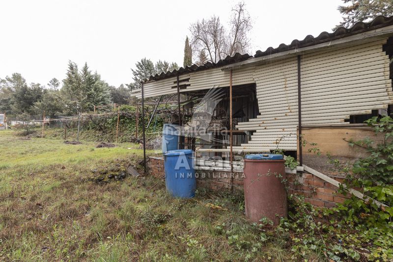 Foto c974d9b7-13d5-4ddb-bc7e-4c6b5da56d46. Terreny residencial a Ambite