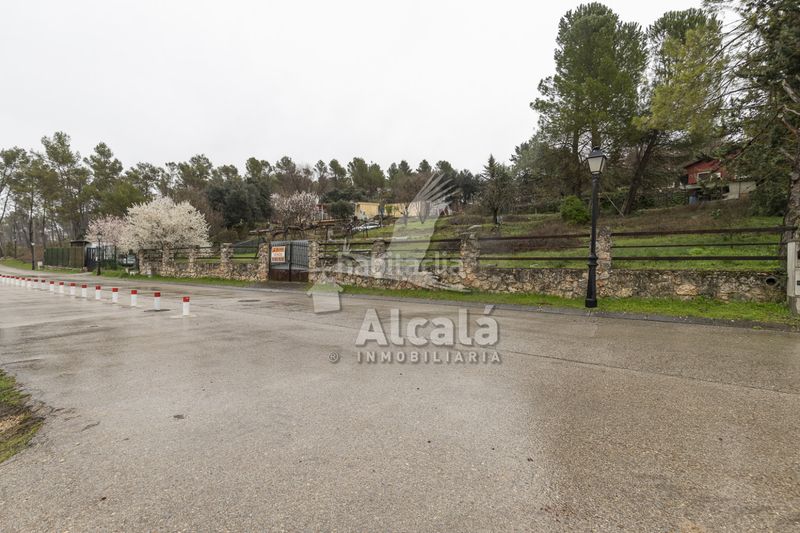 Foto dbef2ed7-2ab7-4558-90e9-d96ac5154e31. Terreny residencial a Ambite