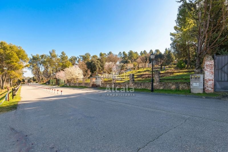 Foto f7ae5c5a-b3fe-46a1-967c-c7d28ad756b6. Terreny residencial a Ambite