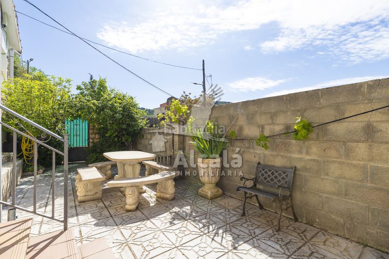 Foto 0fba78a5-f86a-4e8a-9668-8a5a3e3ae5a9. Casa amb calefacció piscina a Hontoba