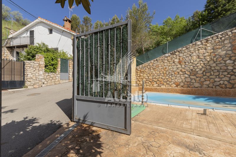 Foto b2872eb3-4cf5-416b-946a-6ca77e14db65. Casa amb calefacció piscina a Hontoba