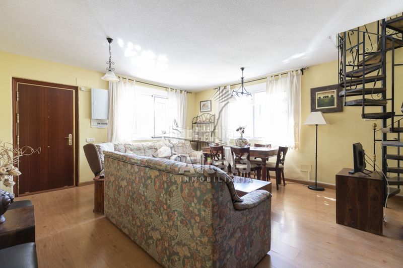 Foto d5598bab-ce01-420d-a7a8-be12528032d3. Casa amb calefacció piscina a Hontoba