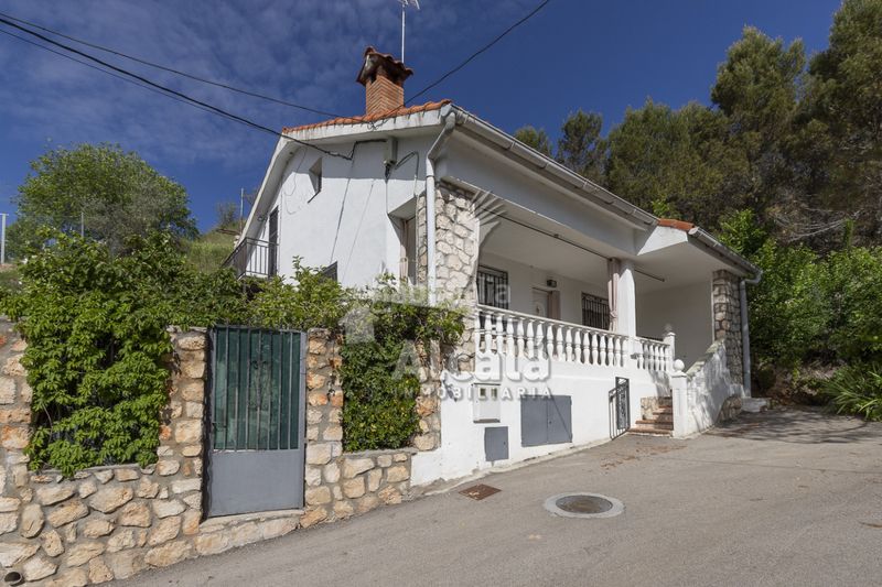 Foto f9ec95b1-3e29-4d00-b269-85e250117527. Casa amb calefacció piscina a Hontoba