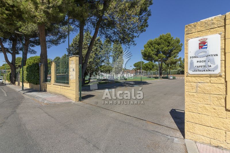 Foto e08dec12-2fd7-4698-9913-691faa2073cb. Finca rústica a Villalbilla pueblo Villalbilla