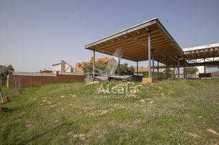 Terreny residencial a Villalbilla Pueblo. ? parcela única con obra ya iniciada en urbanización el gurugú