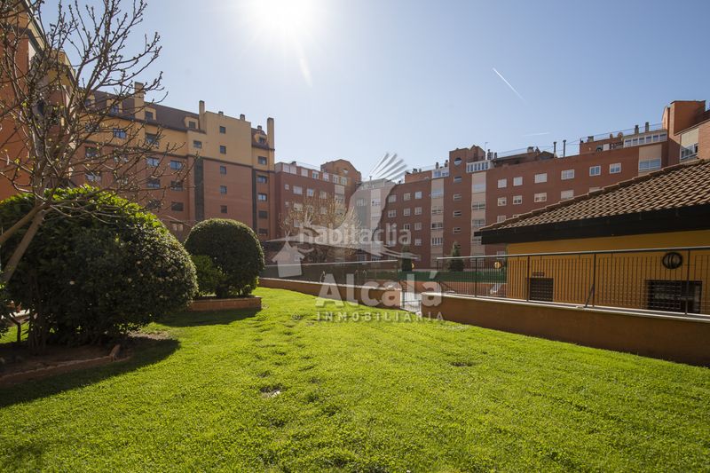 Foto 49a63f87-b461-4f33-9540-427c9c8a1fa8. Pis amb calefacció aparcament piscina a Ensanche Alcalá de Henares