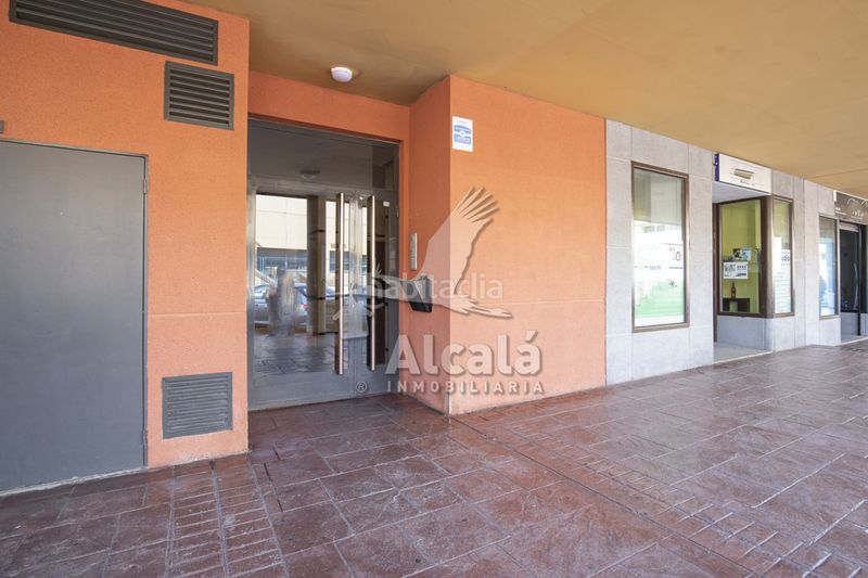 Foto 4ffae077-fbcb-4396-9e99-0eed23df98ee. Pis amb calefacció aparcament piscina a Ensanche Alcalá de Henares