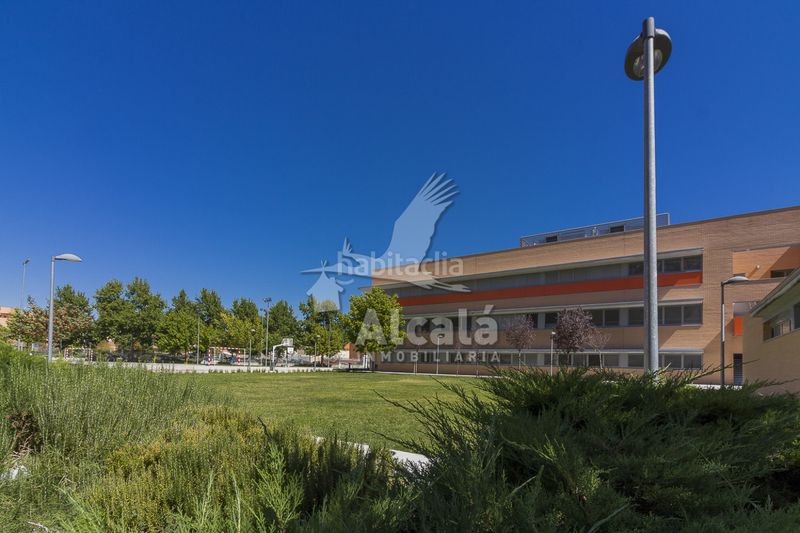Foto d2fe116f-b2eb-49e2-aa7d-6030b042815b. Pis amb calefacció aparcament piscina a Ensanche Alcalá de Henares