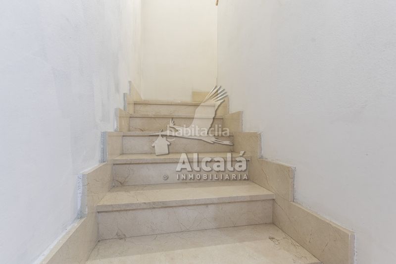 Foto 0e1c7855-02ea-4162-a1af-bb739f3d74a7. Casa aparellada amb calefacció aparcament a Galápagos