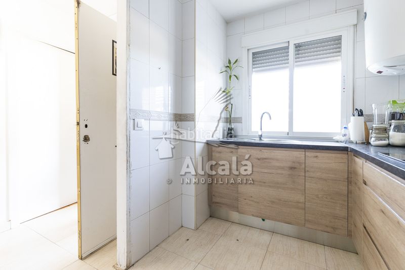 Foto 6e164812-60ca-4a54-90ef-39c428a10837. Casa aparellada amb calefacció aparcament a Galápagos