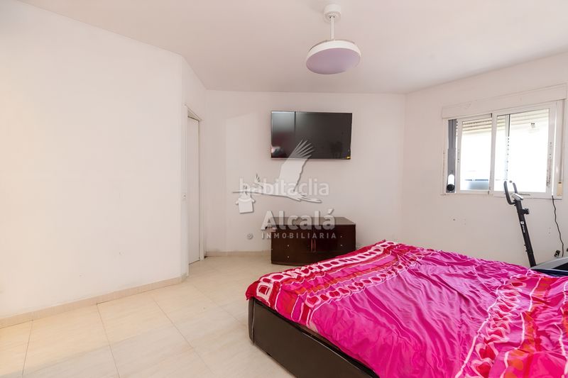 Foto bbf37e04-dd5b-481f-8d3d-b3c427e7e995. Casa aparellada amb calefacció aparcament a Galápagos
