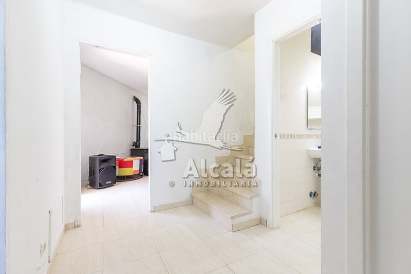 Foto c0cd29a8-ab3e-4c43-b549-52df2a50e49f. Casa aparellada amb calefacció aparcament a Galápagos