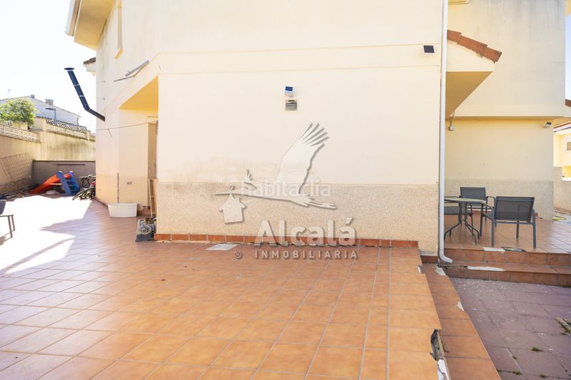 Foto cdbcd8cd-2b7d-4f84-9380-f35072d83e09. Casa aparellada amb calefacció aparcament a Galápagos