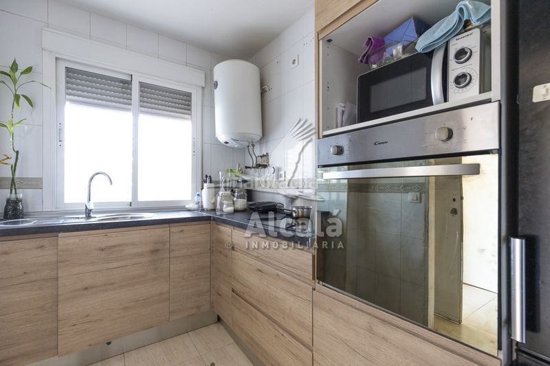 Foto d2c94196-8802-4767-9452-563f436982aa. Casa aparellada amb calefacció aparcament a Galápagos