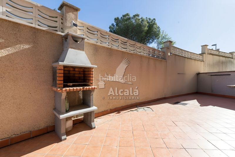 Foto f9589689-1907-4ae4-8e37-838080cdac39. Casa aparellada amb calefacció aparcament a Galápagos